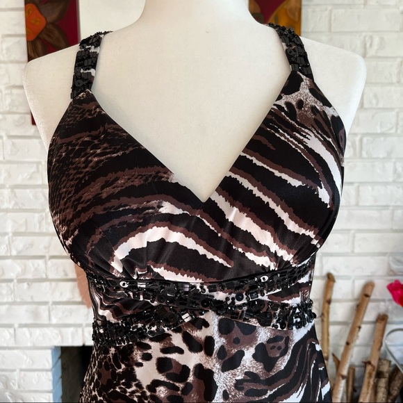 Le Chateau Stunning Animal Print Formal dress - Picture 4 of 14